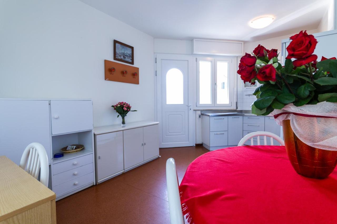 Villa Lucilla Lignano Sabbiadoro Esterno foto